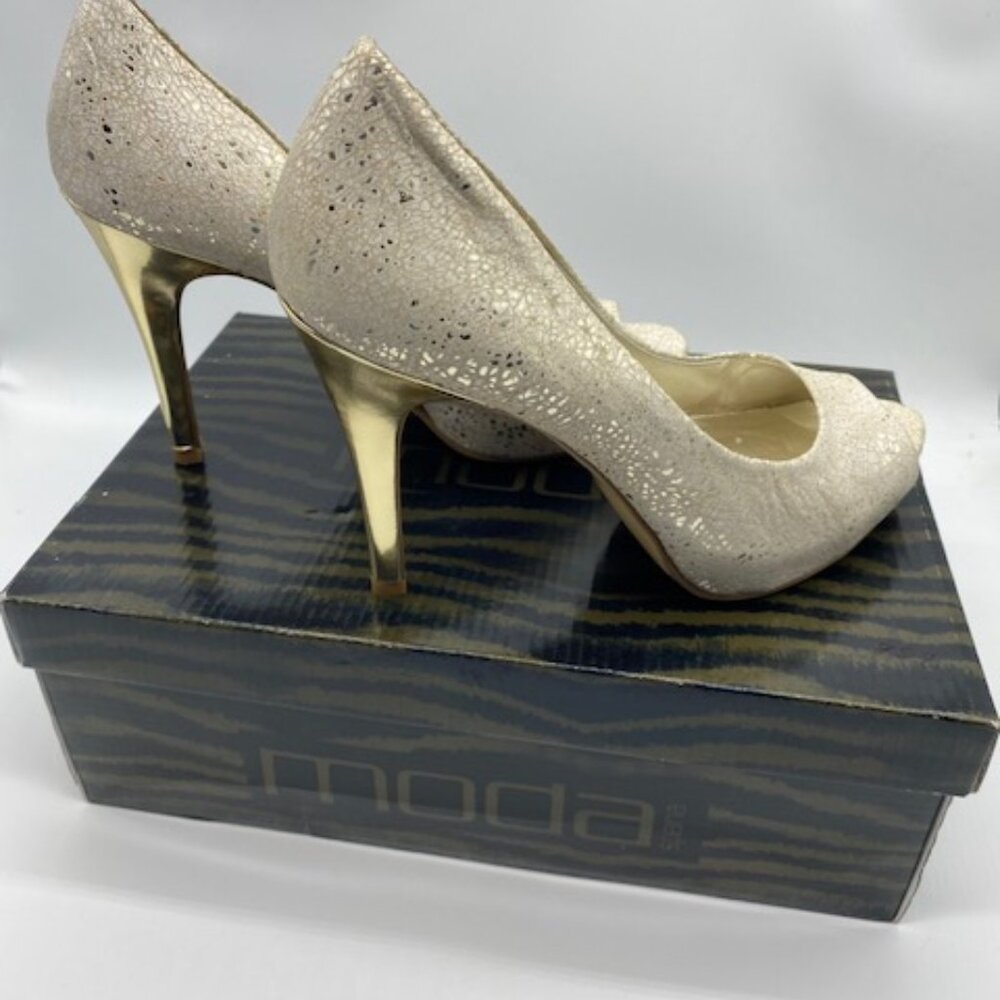 Gold Moda Heels